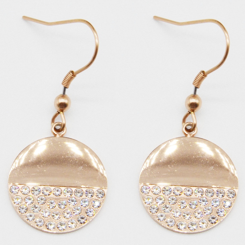 Mik a rozsdamentes acélból készült díszek előnyei?