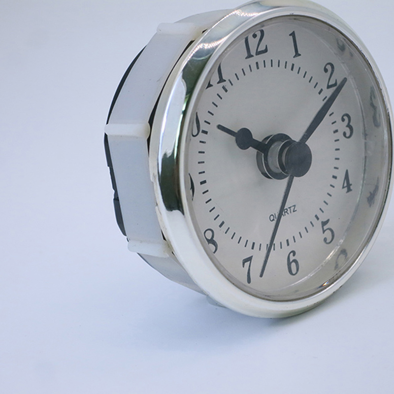 WF-átmérője 56mm-es ezüst fémóra