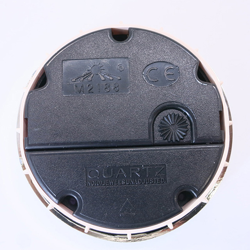 átmérő 65mm, kerek fal, ezüst színű óra