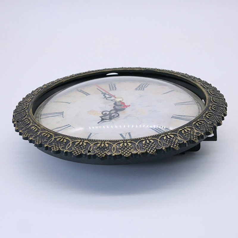 Antik óra 150mm átmérővel lengő szőlőfali órával