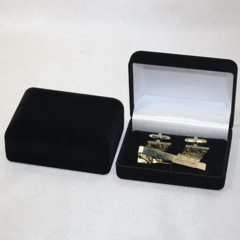 Tétel D-45, kerek alakú Velvet Box mandzsettákhoz, nyakkendőcsipekhez vagy érmekhez, érmékhez és jelvényekhez, mm.84*64*36, súlyok 48g körül