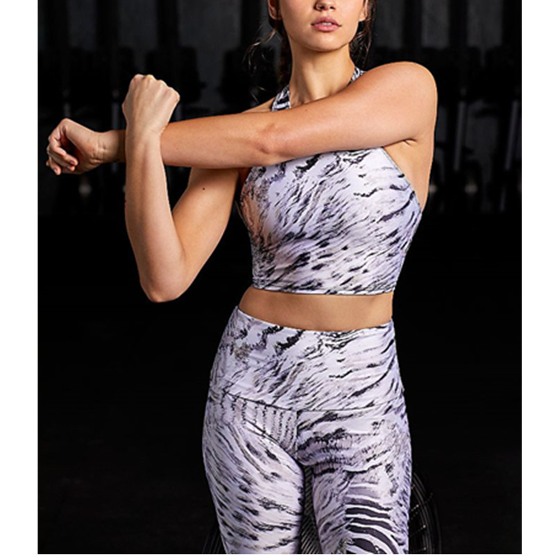 Peek A Boo Racer melltartó