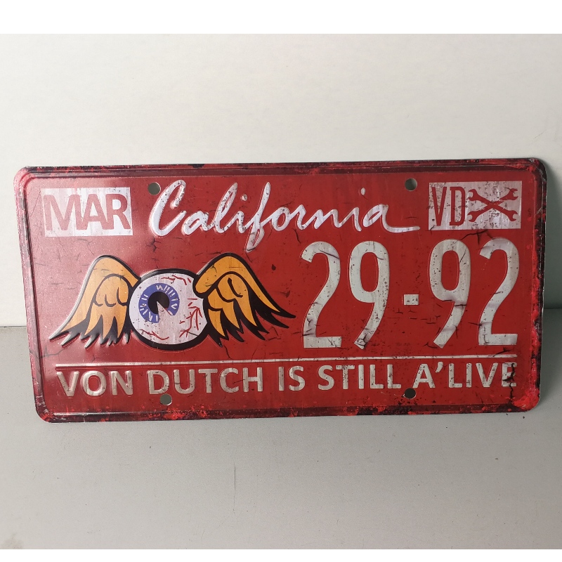 Dombornyomott fém autó rendszámtábla Autó rendszámtábla