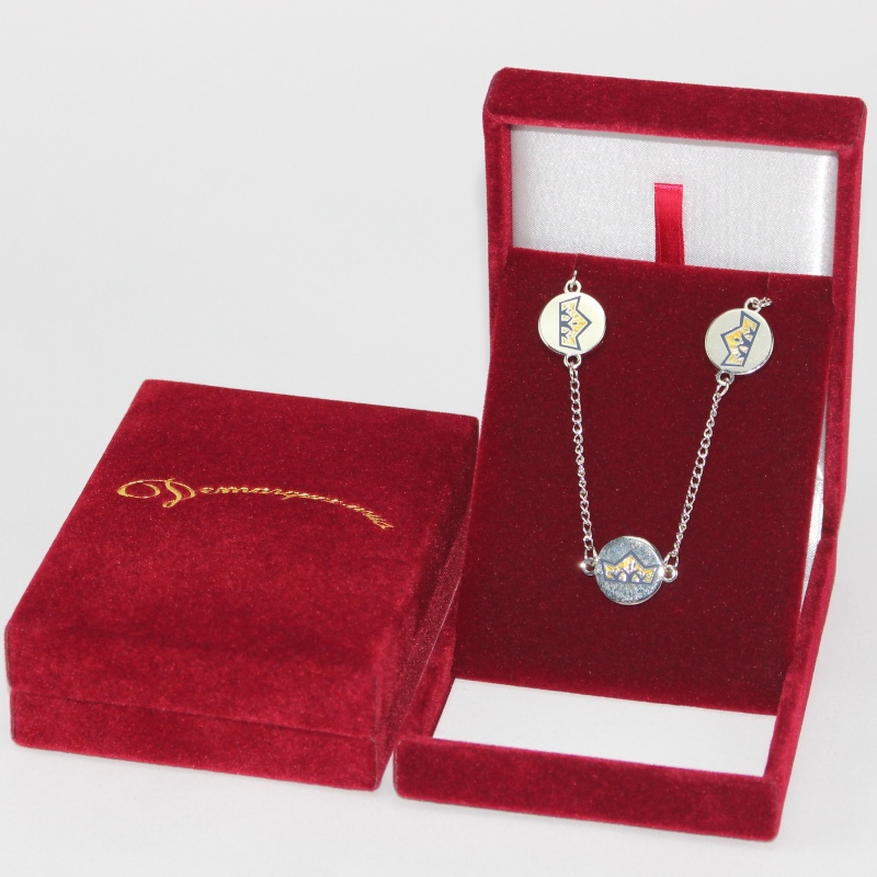 Cikk V-17L négyzet alakú PU bőrdoboz 65 * 90 mm-es éremhez, jelvényhez, érmehez stb. 80 * 110 * 34, súlya körülbelül 90 g