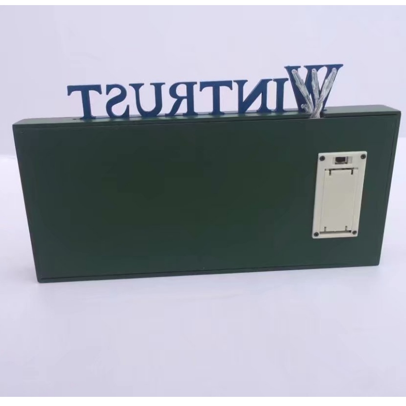 Wooden Cubs Wintrust Videobizottság LED betűvel