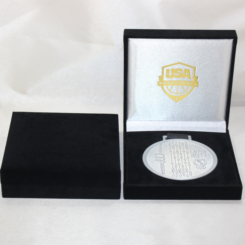 Tétel V-22S négyzet alakú flanelette box 90*90mm érme, jelvény＆medál stb. mm.128*128*34, súly körülbelül 170g