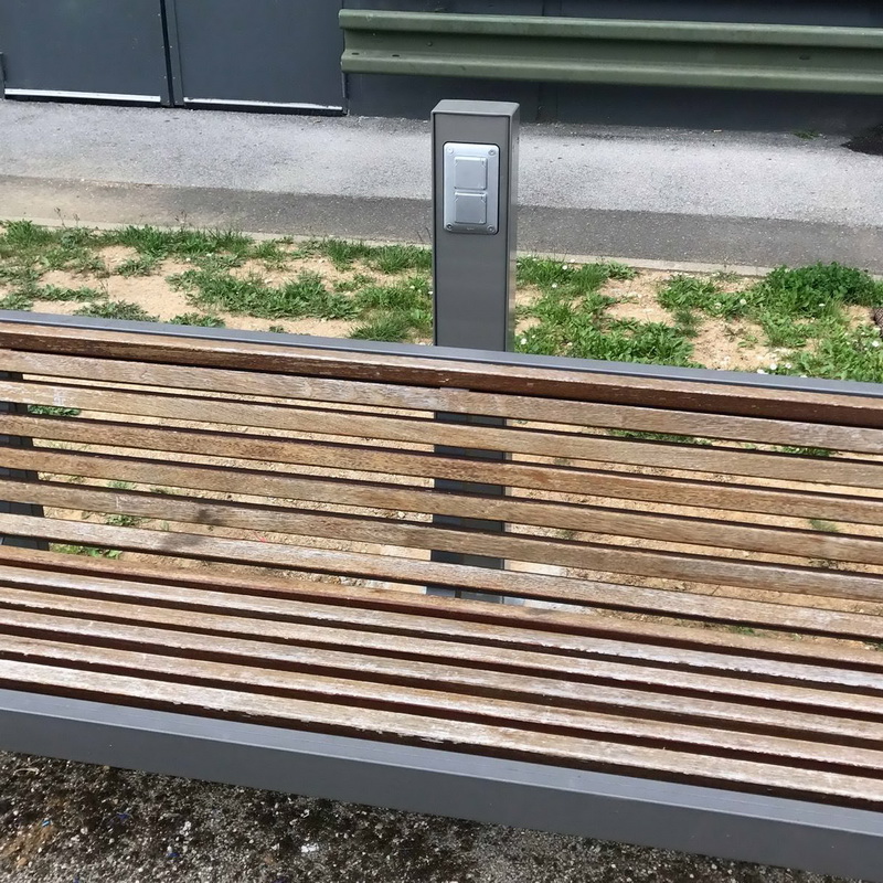 Okos, kiváló minőségű, olcsó árú, napelemes USB töltőállomás