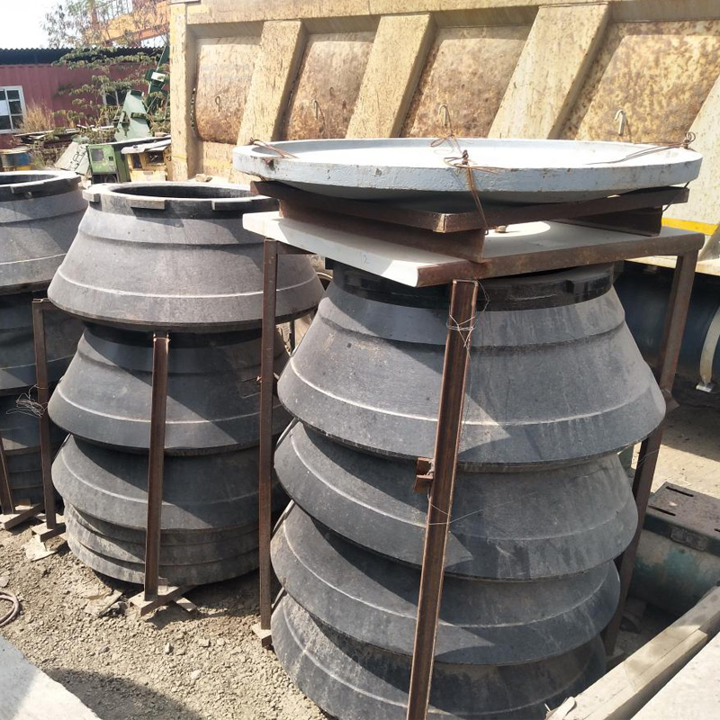 Tajvan Minyu MSP200 és Nakayama NSC200 NEM40H kúpos zúzó, RC4228, RS4032Jaw törőgép alkatrészek gránitbányába, Wattala Sri-Lanka.