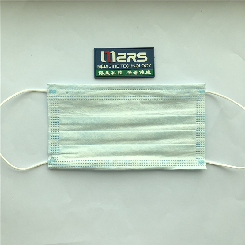 Nagykereskedelmi gyárban 3 egyszálú, nem szőtt eldobható orvosi maszk fülhurokkal