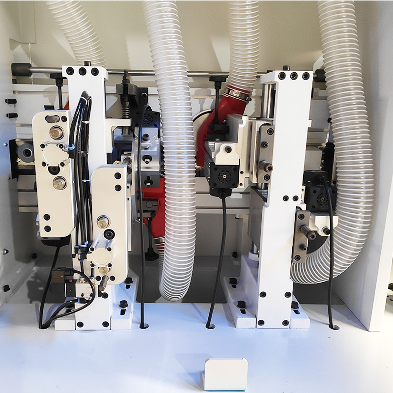 WE605 automatikus szélvédő gép