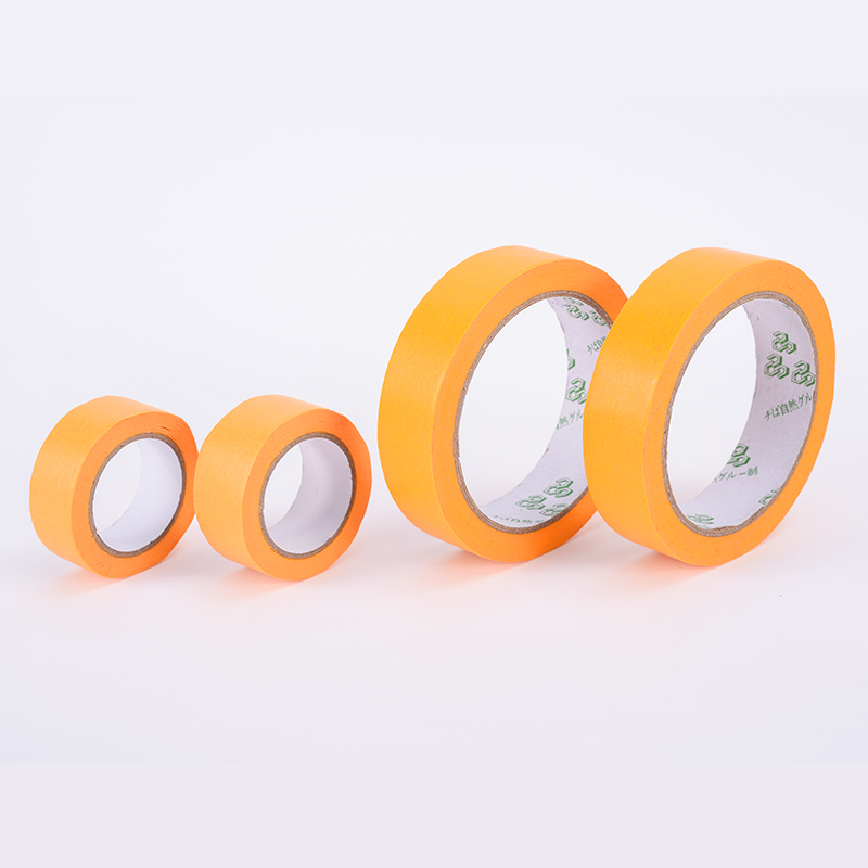 Festékkel festje le a rést. Írható texturált papír és papírszalag