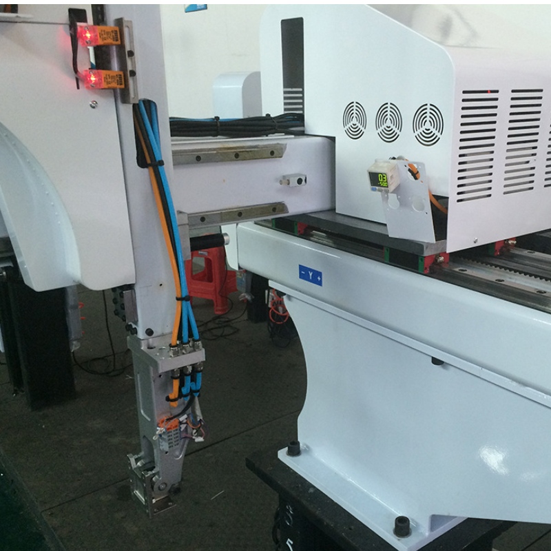 Három Axis Servo Robot Kar injekciózásra, automatizálásra