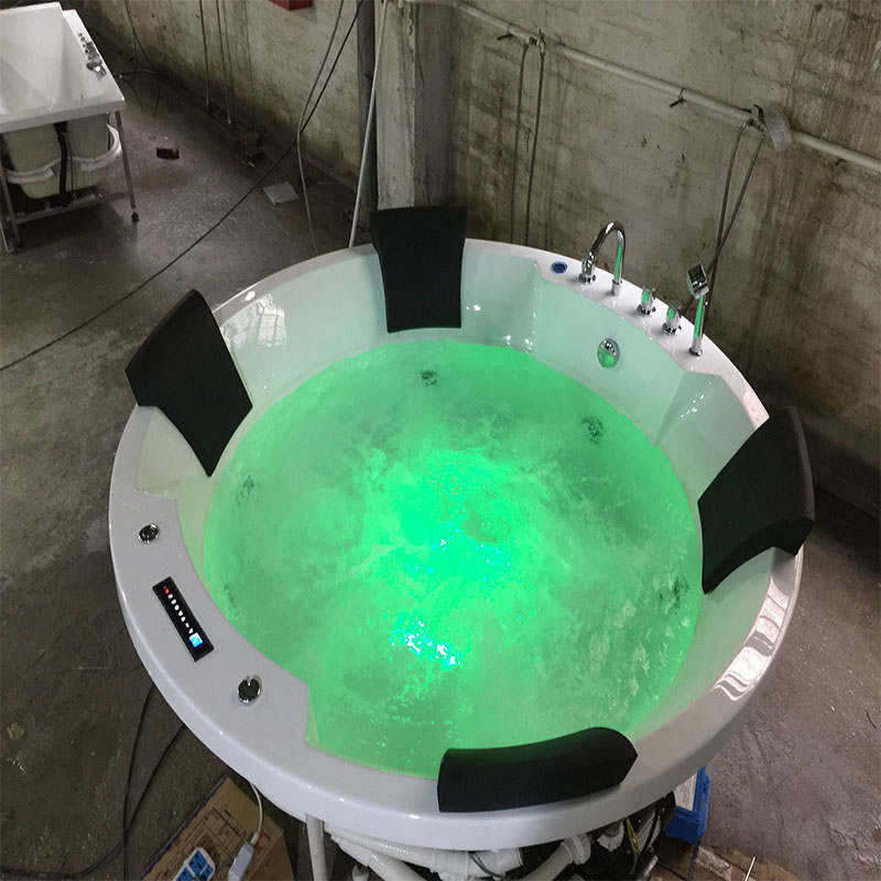 Szabadlábon álló forgószél fürdőkád, fürdőfürdő, két nappali pezsgőfürdő