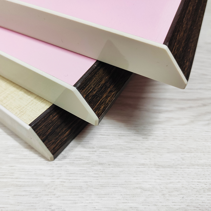 Miért szennyezett a panel felülete a szélek kötése után?