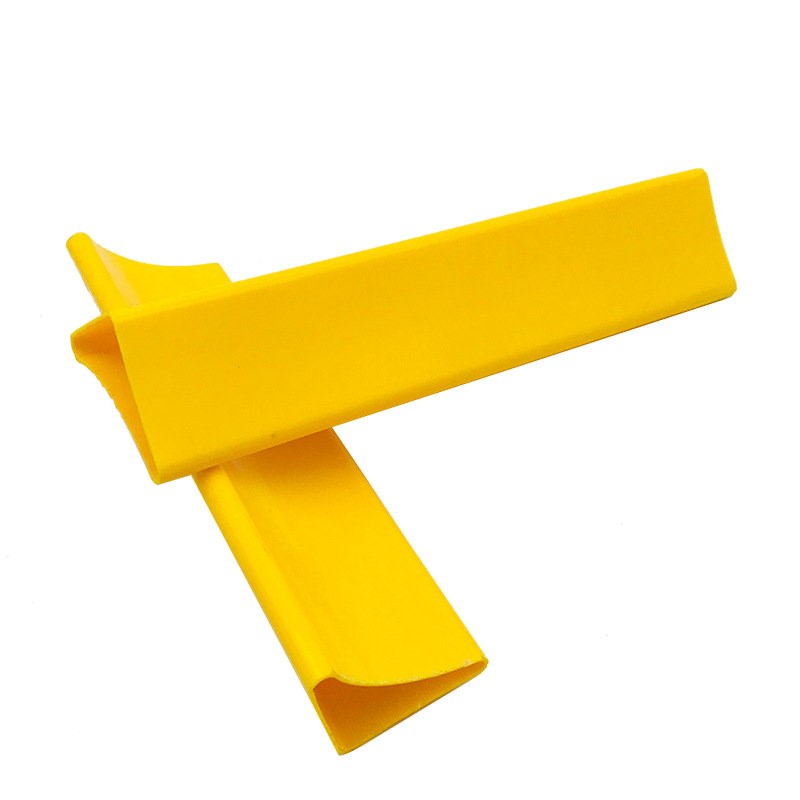 merev extrudált PVC műanyag szalag csőréteg tartócsík PVC háromszög profil a szekrény fiók tartóihoz