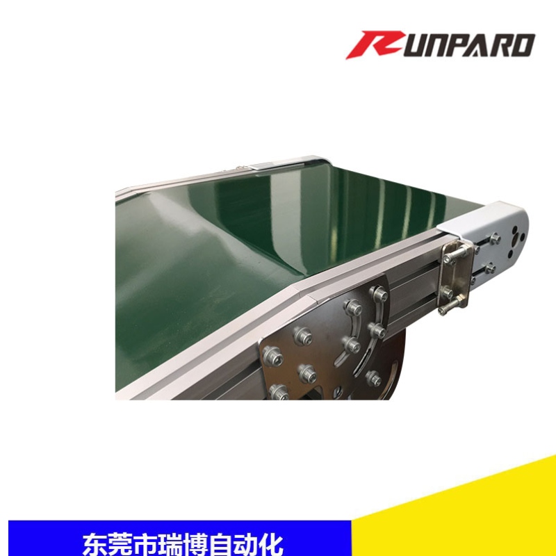 Speciális szállítószalag az injektálásra szolgáló gép gyártásához