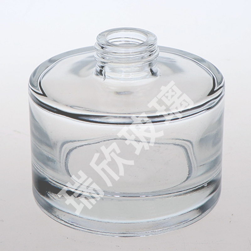 100 ml-es, kerek üveg üveg reed diffúzor hengeres kupakkal