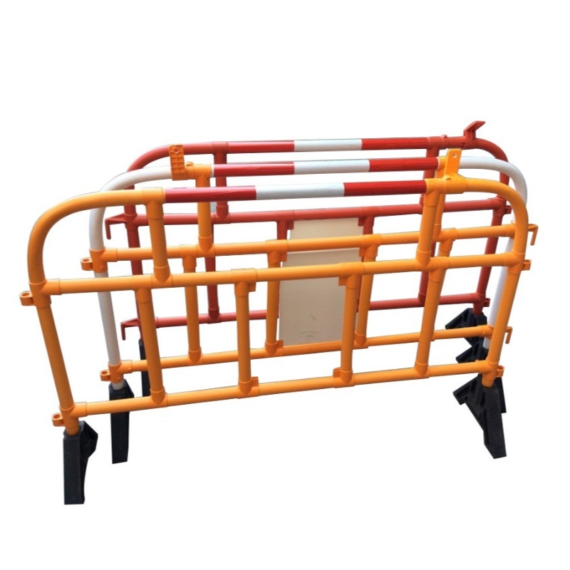 Gyalogos sorompó koncertekhez, sporteseményekhez és felvonulásokhoz műanyag barikád PVC parkoló sorompó jármű útzár