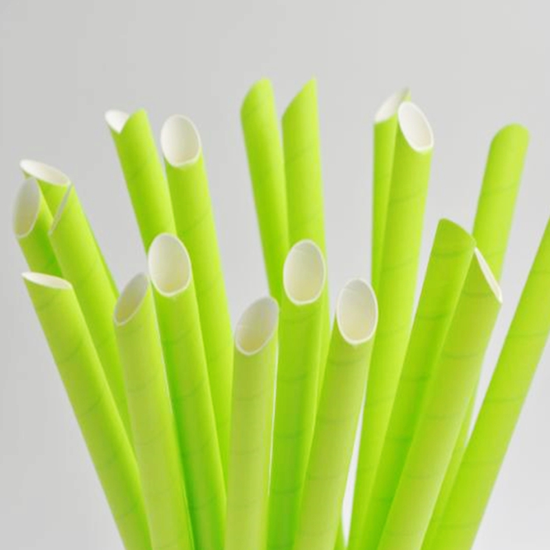 Átlósan vágott papírszalma