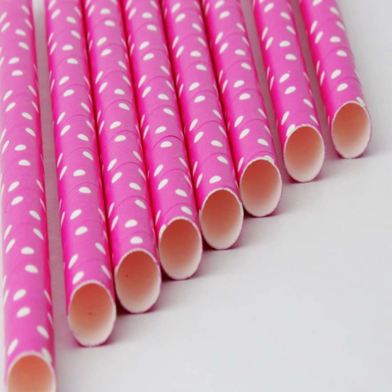 Átlósan vágott papírszalma