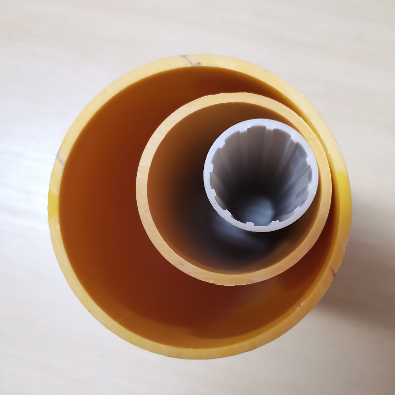 Testreszabott extrudált PVC műanyag cső bútorok minőségű PVC cső