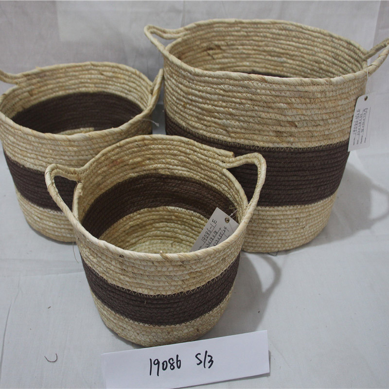 Bunkó fogantyúval, fából faragott tároló kosár