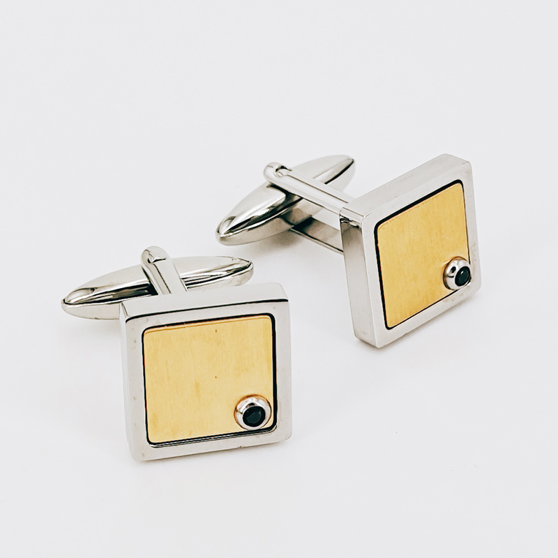 Férfi kéttónusú aranyozott rozsdamentes acél mandzsettagomb fekete CZ kőből