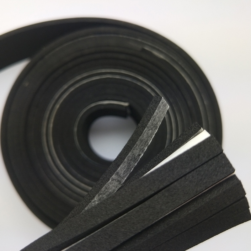 A gyár fekete EPDM habot, égésgátló ragasztóhabot szállít, a lengéscsillapító és a tömítő hab vágható