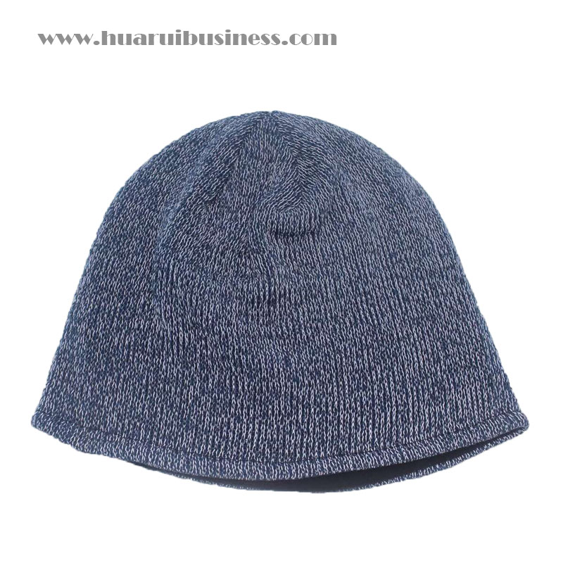 Fényvisszaverő sapka, kötősapka, tuque, mandzsetta nélkül.