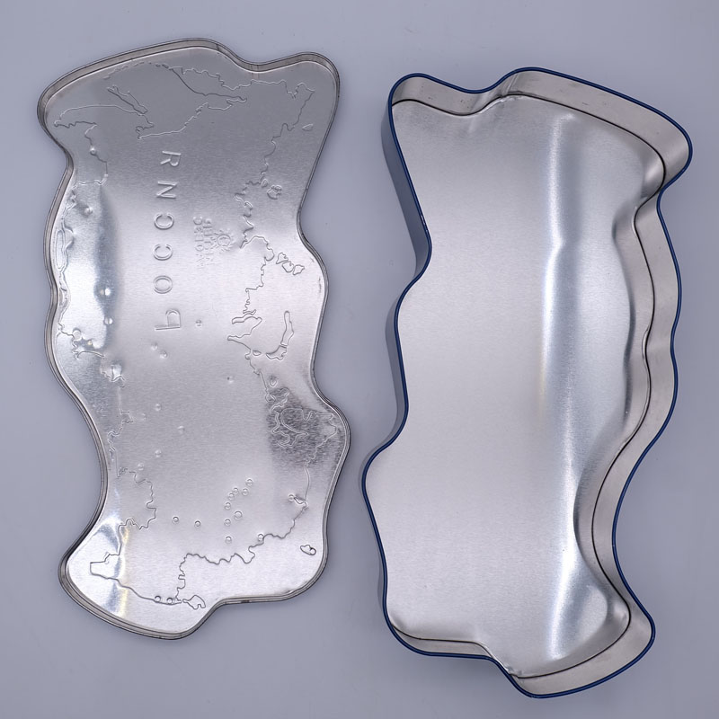 Térkép szabálytalan alakú bádogdoboz