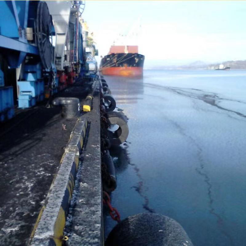 Golyóálló típusú tengeri dokk gumi lökhárító rakpart menti mólócsónakhoz