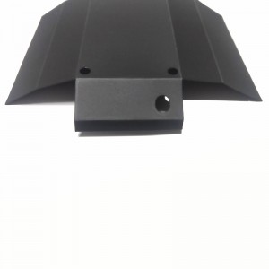 0.43mm PP szigetelő lap, könnyen összehajtható szigetelő tömítés, fekete lángkésleltető szigetelő lap formázása