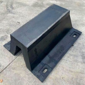 Super Arch Rubber Fender, a bálna/kikötő különböző méretével