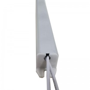 Az OEM ODM hangfeldolgozó üzemének állandó feszültsége 12v 60w vízálló vezetékkel ellátott szalaglámpák áramellátásához vezető vezető