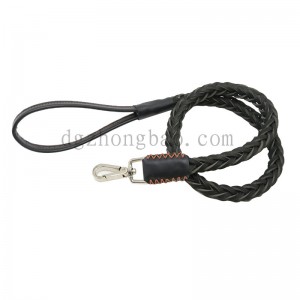 Lenyűgöző csavarral tervezett bőr kötél kutyák számára