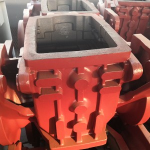 Nagy traktor sebességváltó karosszéria