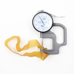 A gyártók egyedi meghosszabbított és kiszélesített gumiszalagok sárga átlátszó, nagy rugalmasságú, nem könnyű megtörni az ipar túlméretes gumiszalagjait