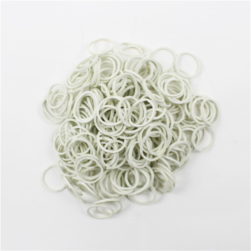 Factoty közvetlen értékesítésű mini fehér gumiszalagok nagy rugalmassági szilárdságú szívósságú gumigyűrű az adatcsomag kötegéhez