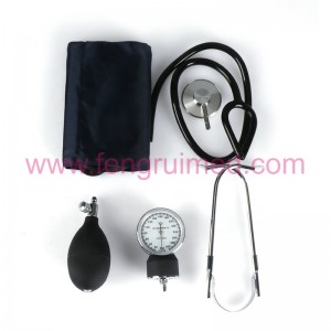 Aneroid sphygmomanometer sztetoszkóppal
