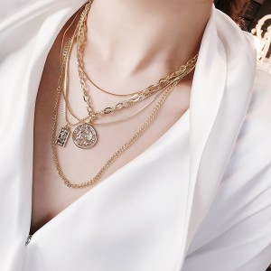 Egyszerű és sokoldalú pulóver lánc