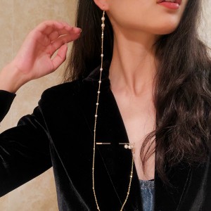 Bross-csatlakozott fülbevalók