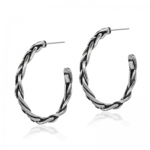 A divat és a gyönyörű fülbevalók koreai változata