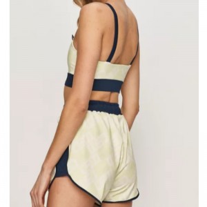 Kereknyakkivágás rugalmas sportruha