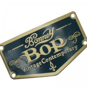 Yongfu hardveres egyedi sárgaréz üresnévtábla savas maratott réznévtábla