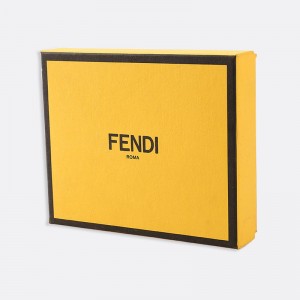 Gyönyörű kartonpapír díszdobozban