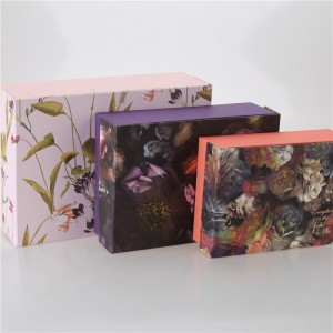 Finom aranyozott gomb rugalmas gomb díszdobozban