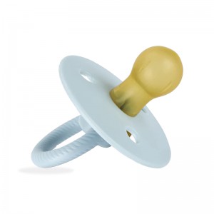 Tartós élelmiszer -minőségű szilikon természetes újszülött cumi csecsemők számára