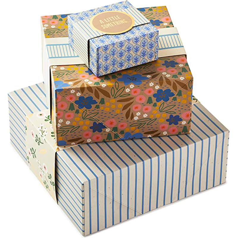 Hallmark ajándékdobozok burkolószalagokkal, válogatott méretekkel (3-csomag: aranyos virágok és csíkok) születésnapokhoz, menyasszonyi zuhanyokhoz, anyanapja, a legjobb barátok