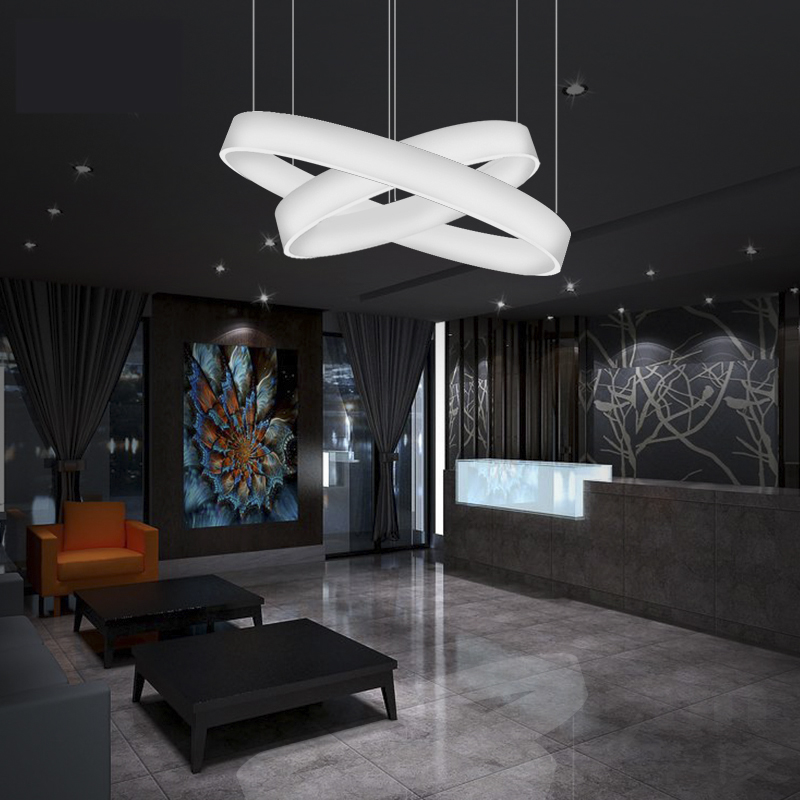 Hogyan kell telepíteni a LED -es öblítőhöz mennyezeti lámpát?