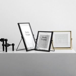 Fém- és üvegkeret